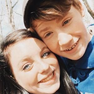 Meet your Posher, Katelyn